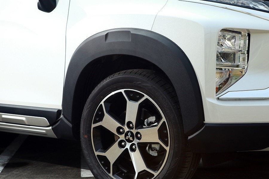 5 Perbedaan Xpander dengan Xpander Cross